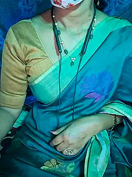 Snapshot of XBHUUME chatting on 01-08-25, 04:44 XBHUUME online show from 01-08-25, 04:44