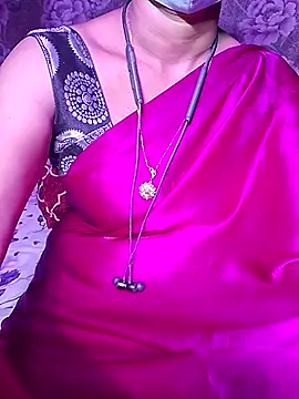 Snapshot of XBHUUME chatting on 09-17-25, 05:15 XBHUUME online show from 09-17-25, 05:15