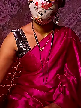 Snapshot of XBHUUME chatting on 02-11-25, 05:18 XBHUUME online show from 02-11-25, 05:18