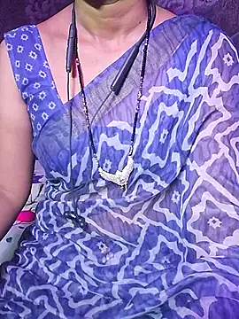 Snapshot of XBHUUME chatting on 10-09-25, 05:13 XBHUUME online show from 10-09-25, 05:13