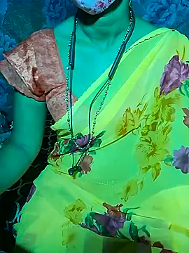 Snapshot of XBHUUME chatting on 01-21-25, 05:20 XBHUUME online show from 01-21-25, 05:20