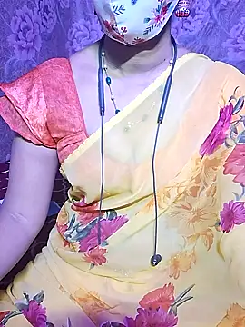 Snapshot of XBHUUME chatting on 01-31-25, 04:48 XBHUUME online show from 01-31-25, 04:48