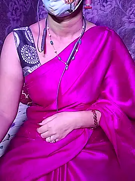 Snapshot of XBHUUME chatting on 10-06-25, 05:02 XBHUUME online show from 10-06-25, 05:02