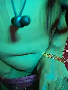 Snapshot of XBHUUME chatting on 12-28-24, 08:25 XBHUUME online show from 12-28-24, 08:25