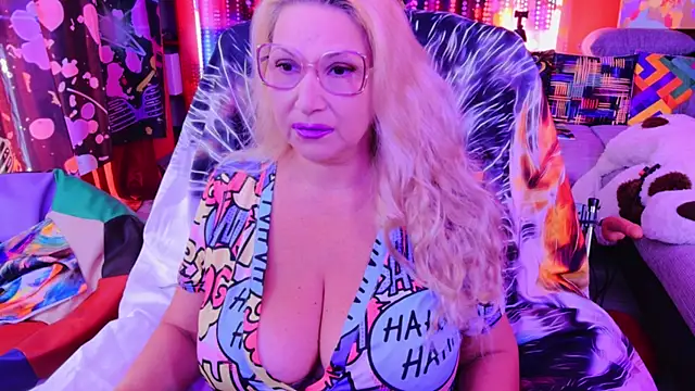 Snapshot of mature_lisa_naughty chatting on 09-27-25, 02:34 mature lisa naughty online show from 09-27-25, 02:34