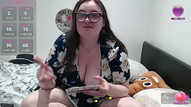 Rebecca Summer online show from 10-17-25, 08:54