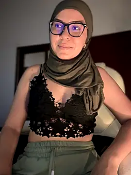 MatchedEyebrow online show from 09-18-25, 09:51