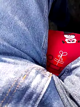 feet toes online show from 02-20-25, 01:19