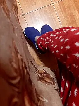 feet toes online show from 10-22-25, 04:23