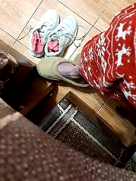 feet toes online show from 02-19-25, 05:27