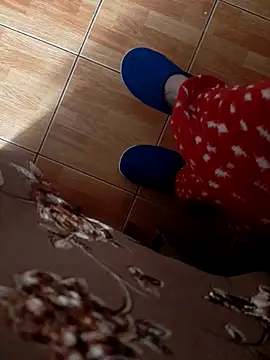 feet toes online show from 10-28-25, 05:29