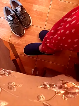 feet toes online show from 10-31-25, 05:26