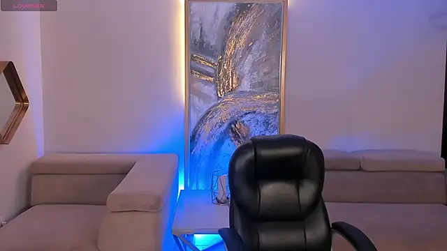 MadelineFox online show from 10-16-25, 10:01