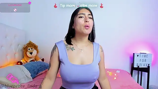 Blue Petite online show from 03-18-26, 04:19