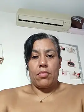 Snapshot of Molly_newman6 chatting on 06-15-26, 12:01 Molly newman6 online show from 06-15-26, 12:01