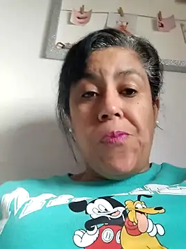 Snapshot of Molly_newman6 chatting on 03-20-25, 04:09 Molly newman6 online show from 03-20-25, 04:09