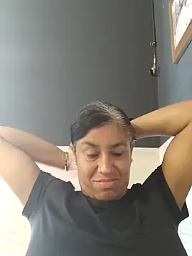 Snapshot of Molly_newman6 chatting on 06-23-26, 11:19 Molly newman6 online show from 06-23-26, 11:19