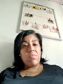 Snapshot of Molly_newman6 chatting on 10-02-25, 02:42 Molly newman6 online show from 10-02-25, 02:42