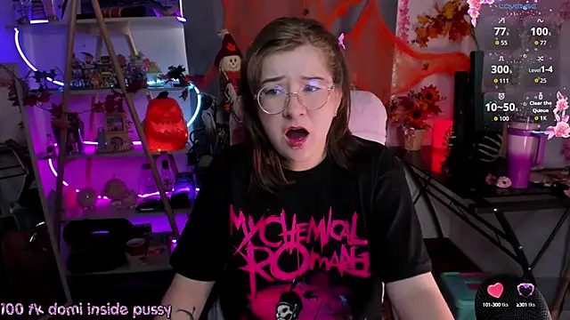 Snapshot of HunnyyLove chatting on 10-12-25, 03:24 HunnyyLove online show from 10-12-25, 03:24
