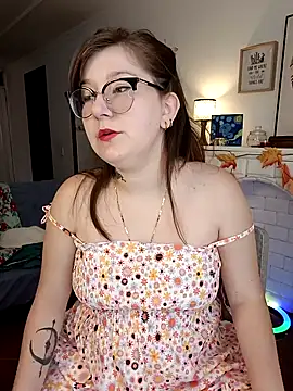 Snapshot of HunnyyLove chatting on 01-23-25, 06:24 HunnyyLove online show from 01-23-25, 06:24