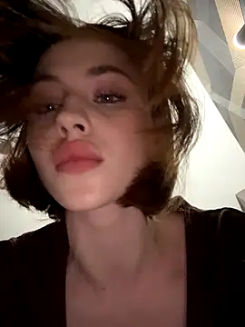 Snapshot of Camilla_Railian chatting on 10-06-25, 10:32 Camilla Railian online show from 10-06-25, 10:32
