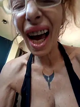 FrozenWaffle online show from 01-14-26, 03:26