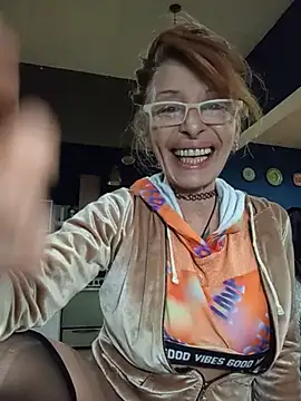 Snapshot of FrozenWaffle chatting on 05-24-26, 02:39 FrozenWaffle online show from 05-24-26, 02:39