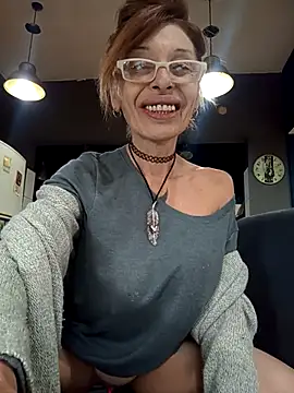 Snapshot of FrozenWaffle chatting on 05-09-26, 03:15 FrozenWaffle online show from 05-09-26, 03:15