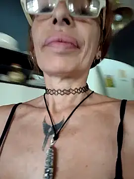 FrozenWaffle online show from 04-14-26, 02:44