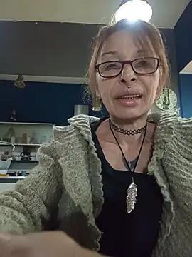 Snapshot of FrozenWaffle chatting on 06-21-26, 02:01 FrozenWaffle online show from 06-21-26, 02:01