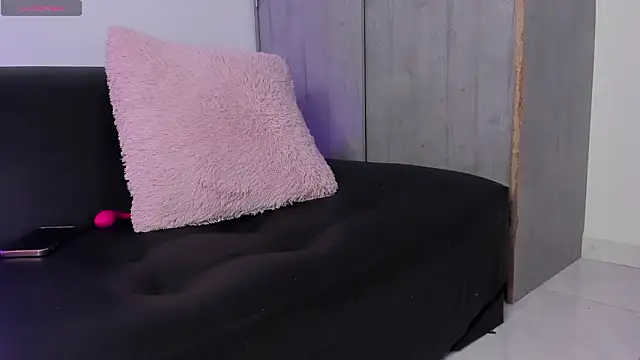 sofiaa snoww online show from 03-07-26, 03:35