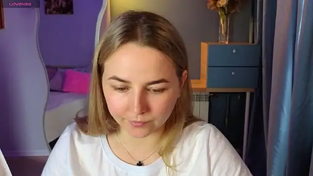 Mira Mermayd online show from 04-28-26, 02:27