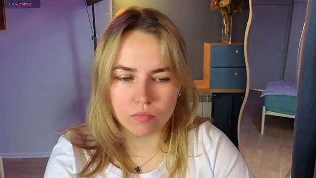 Mira Mermayd online show from 04-28-26, 01:48