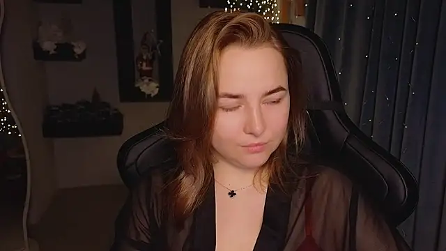 Mira Mermayd online show from 12-19-25, 01:09