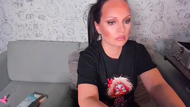 LondonBadGirl online show from 04-22-26, 08:59