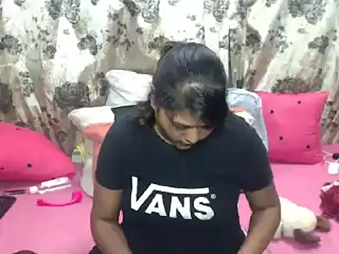 indian glitter online show from 09-28-25, 05:53