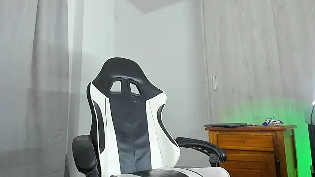 YeremiBrowm online show from 09-10-25, 08:41