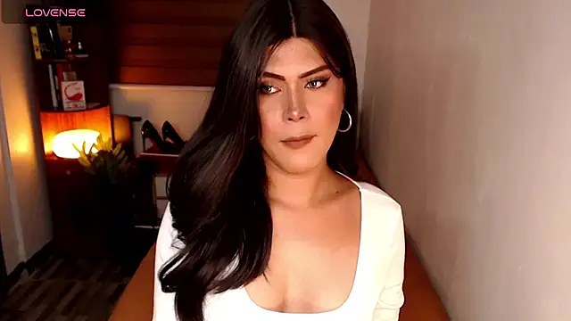 SweetieZeveey  online show from 05-23-26, 07:35