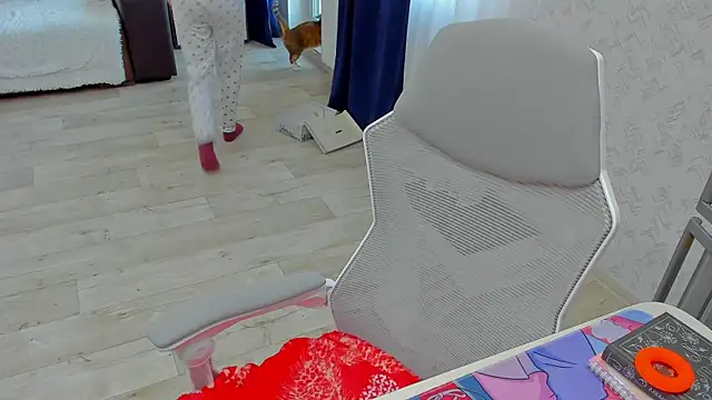 Snapshot of c_arina_x chatting on 10-01-25, 11:14 c arina x online show from 10-01-25, 11:14