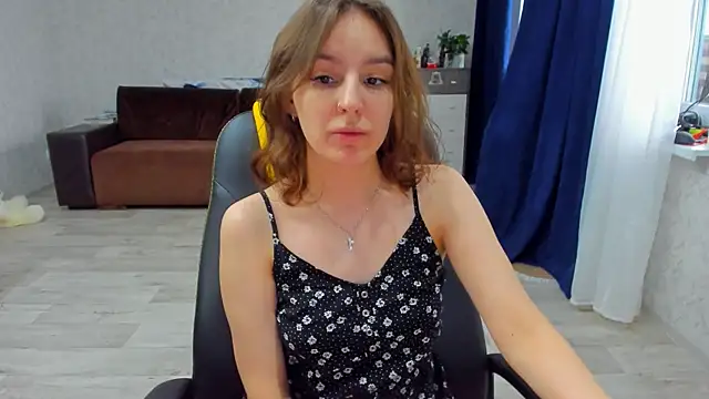 Snapshot of c_arina_x chatting on 02-02-25, 09:29 c arina x online show from 02-02-25, 09:29