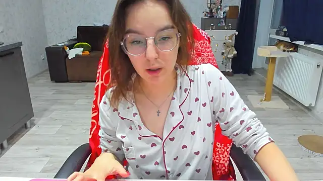 Snapshot of c_arina_x chatting on 12-15-24, 03:20 c arina x online show from 12-15-24, 03:20