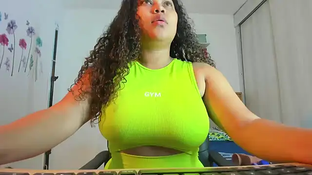 Lunastar02 online show from 05-24-26, 03:28