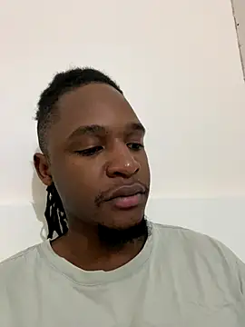 Snapshot of finefinance chatting on 11-17-25, 07:18 finefinance online show from 11-17-25, 07:18