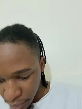 Snapshot of finefinance chatting on 11-21-25, 06:23 finefinance online show from 11-21-25, 06:23