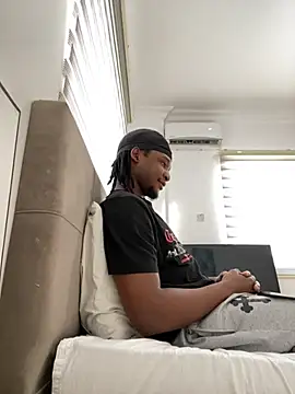 Snapshot of finefinance chatting on 10-05-25, 05:31 finefinance online show from 10-05-25, 05:31