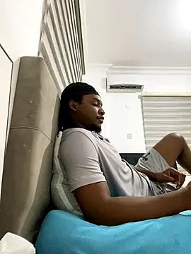 Snapshot of finefinance chatting on 10-25-25, 05:13 finefinance online show from 10-25-25, 05:13