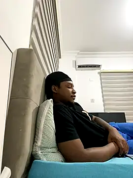 Snapshot of finefinance chatting on 09-28-25, 05:31 finefinance online show from 09-28-25, 05:31