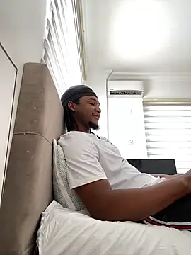 Snapshot of finefinance chatting on 11-02-25, 07:02 finefinance online show from 11-02-25, 07:02