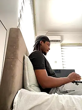 Snapshot of finefinance chatting on 11-05-25, 06:27 finefinance online show from 11-05-25, 06:27