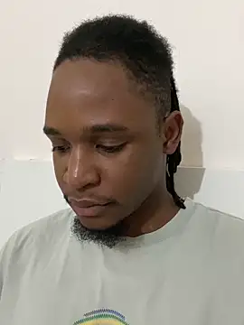 Snapshot of finefinance chatting on 11-23-25, 03:33 finefinance online show from 11-23-25, 03:33